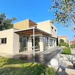 Villa Avec Piscine A Debordement Sorède